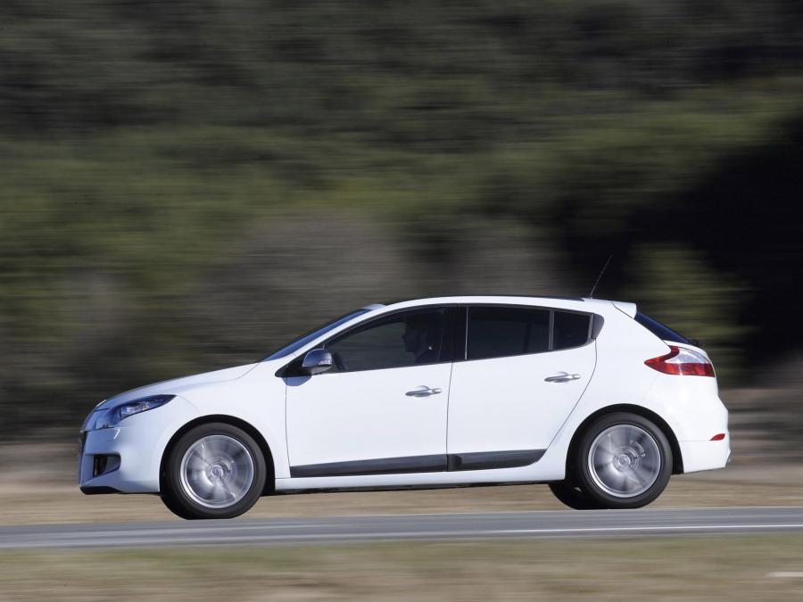  Renault Megane GT Line 2010 года  (фото 8 из 11)